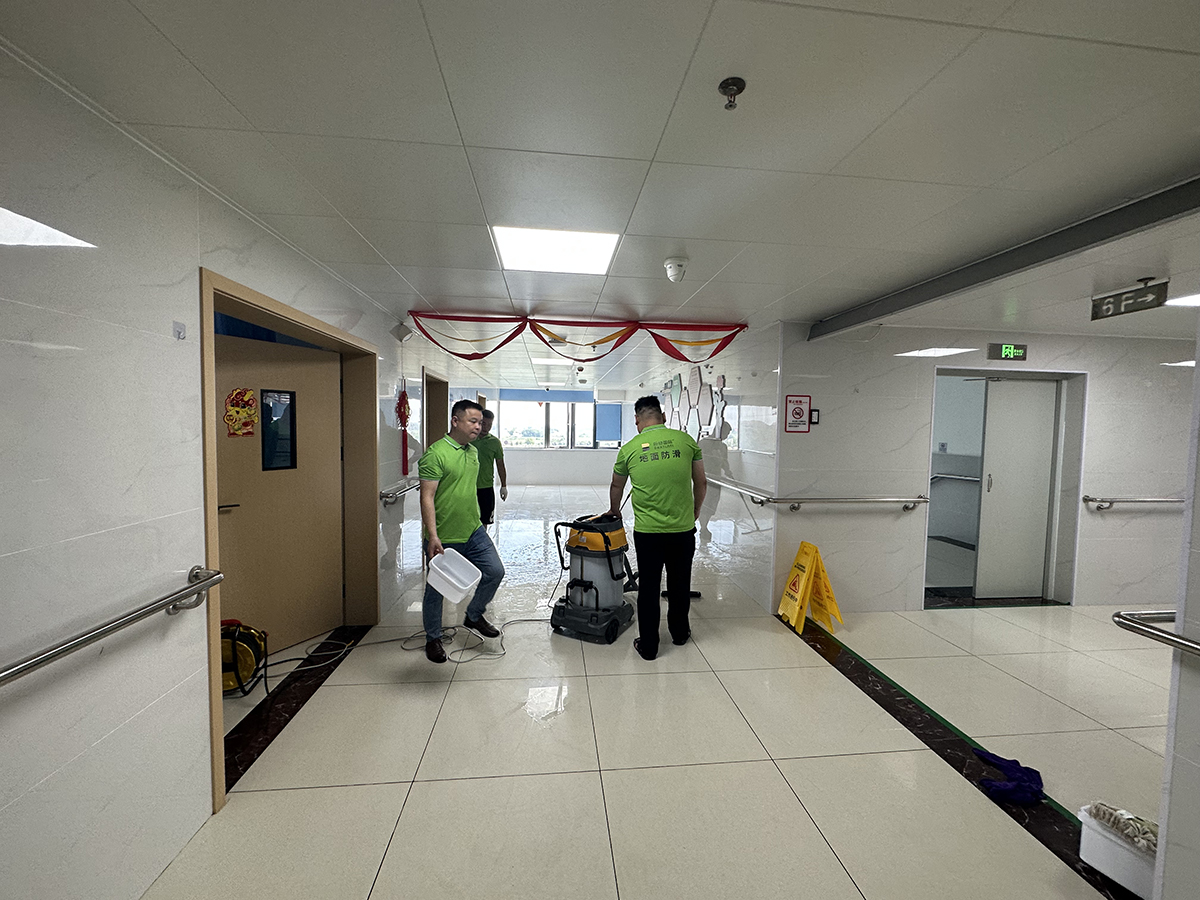 益阳市第三人民医院防滑施工